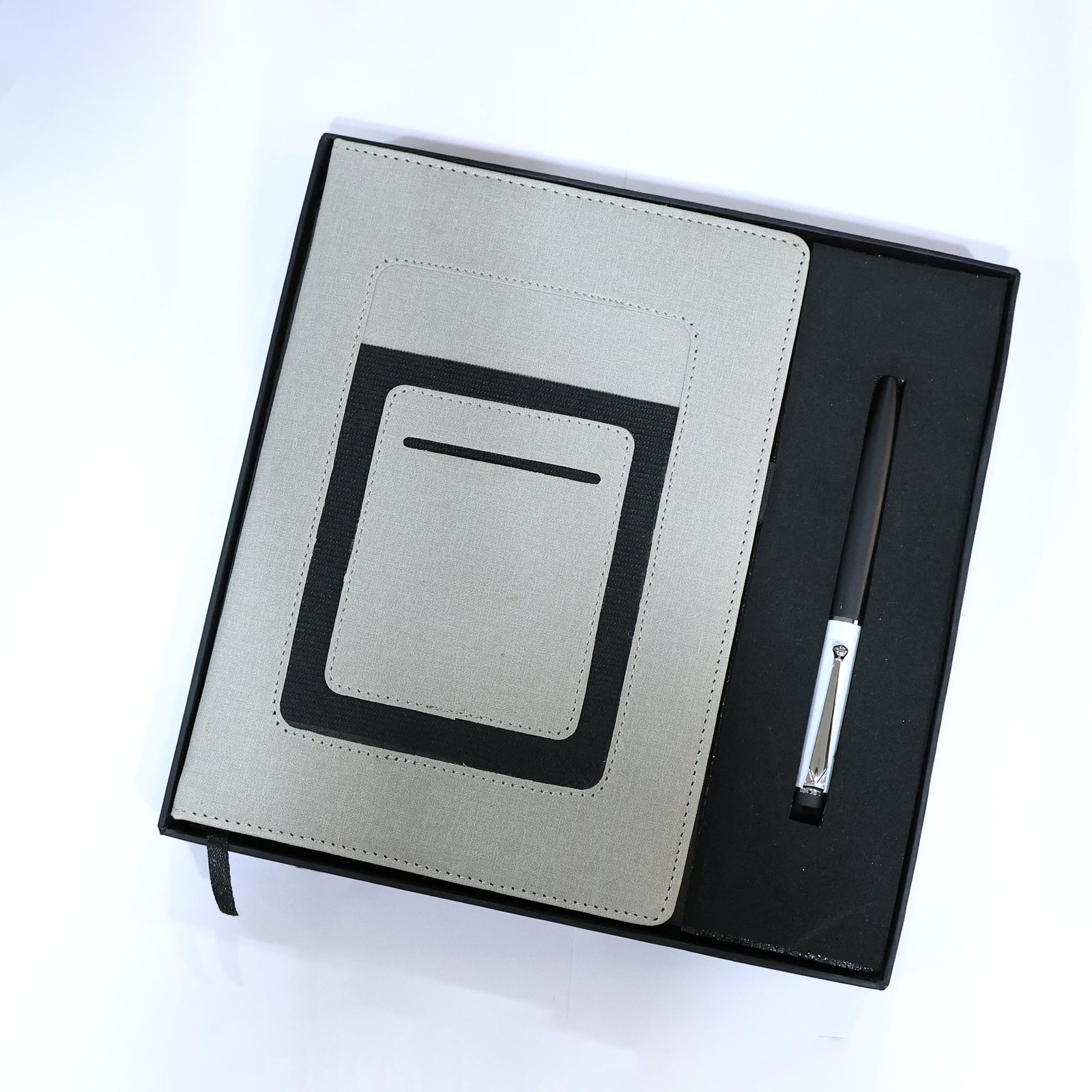 Corporate Combo Silver Black and White (Black and White Pen, Silver Diary)-300
