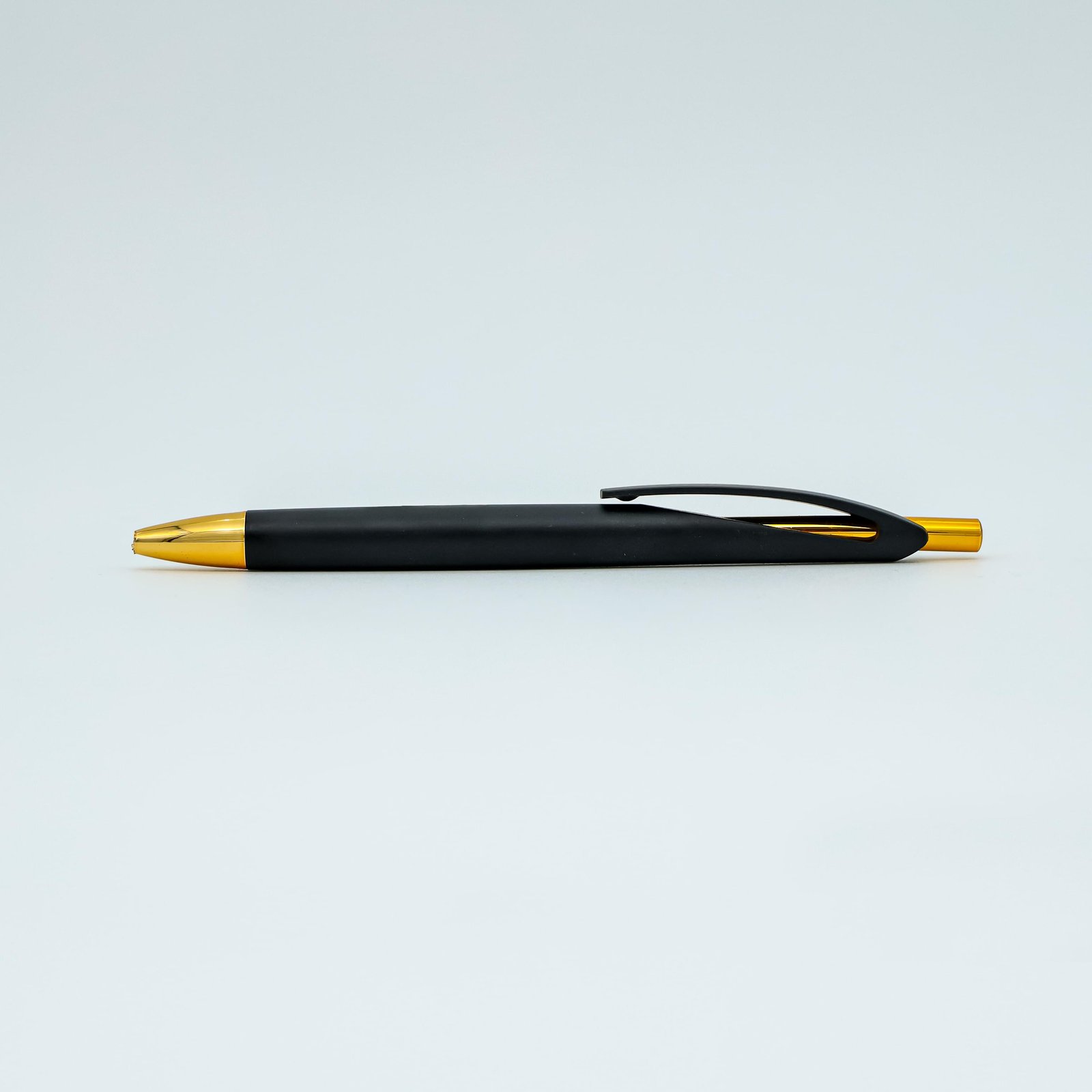 Pen 33