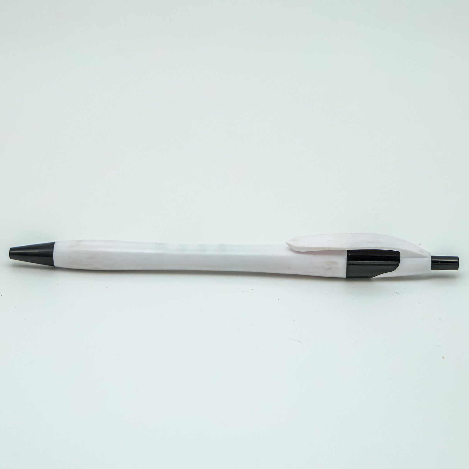 Pen 64